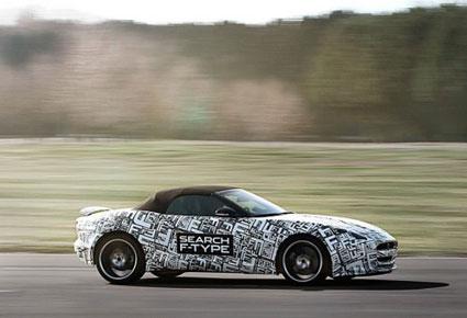 جاكوار تكشف عن سيارة F-TYPE الرياضية  